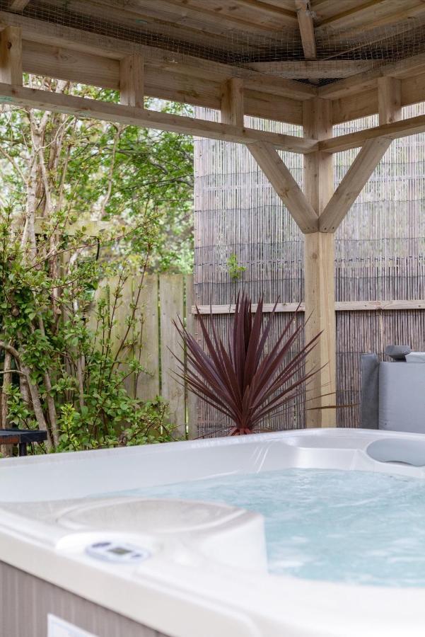 The With Hot Tub